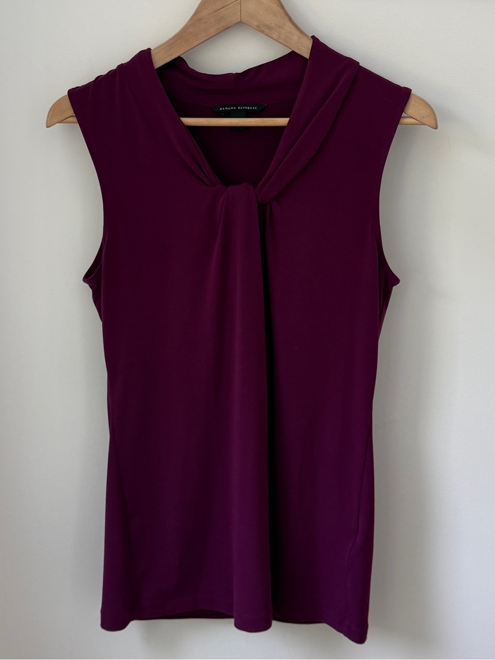 Banana Republic Sleeveless Knot/Tie Front Blouse Plum Burgundy Size S